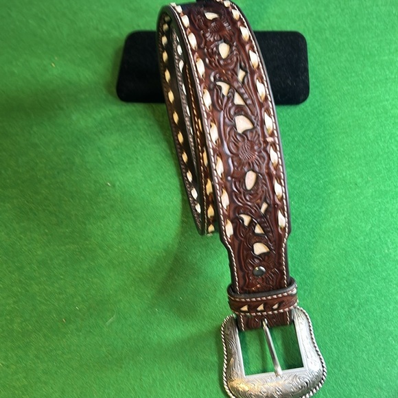 NOCONA BELT CO. LACING EMBOSSED FLORAL CONTRAST WESTERN MENS BELT   SZ 32 - Picture 3 of 14